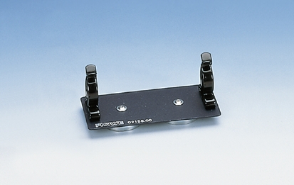 Syringe holder on fixing magnet