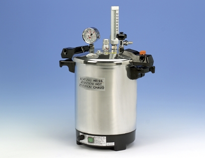 Autoclave with insert