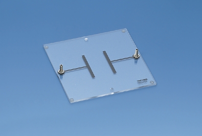 Plate capacitor model