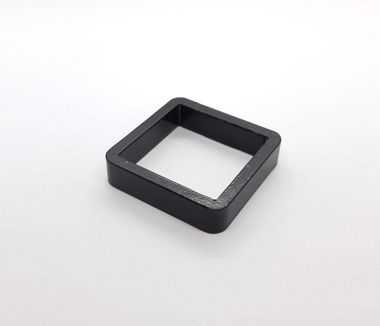 Short-circuit ring with slit