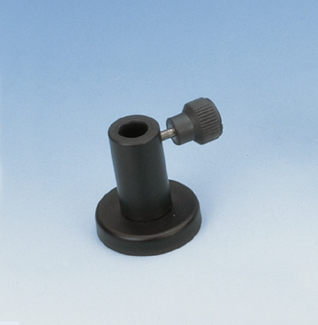 Magnetic foot for optical base plate