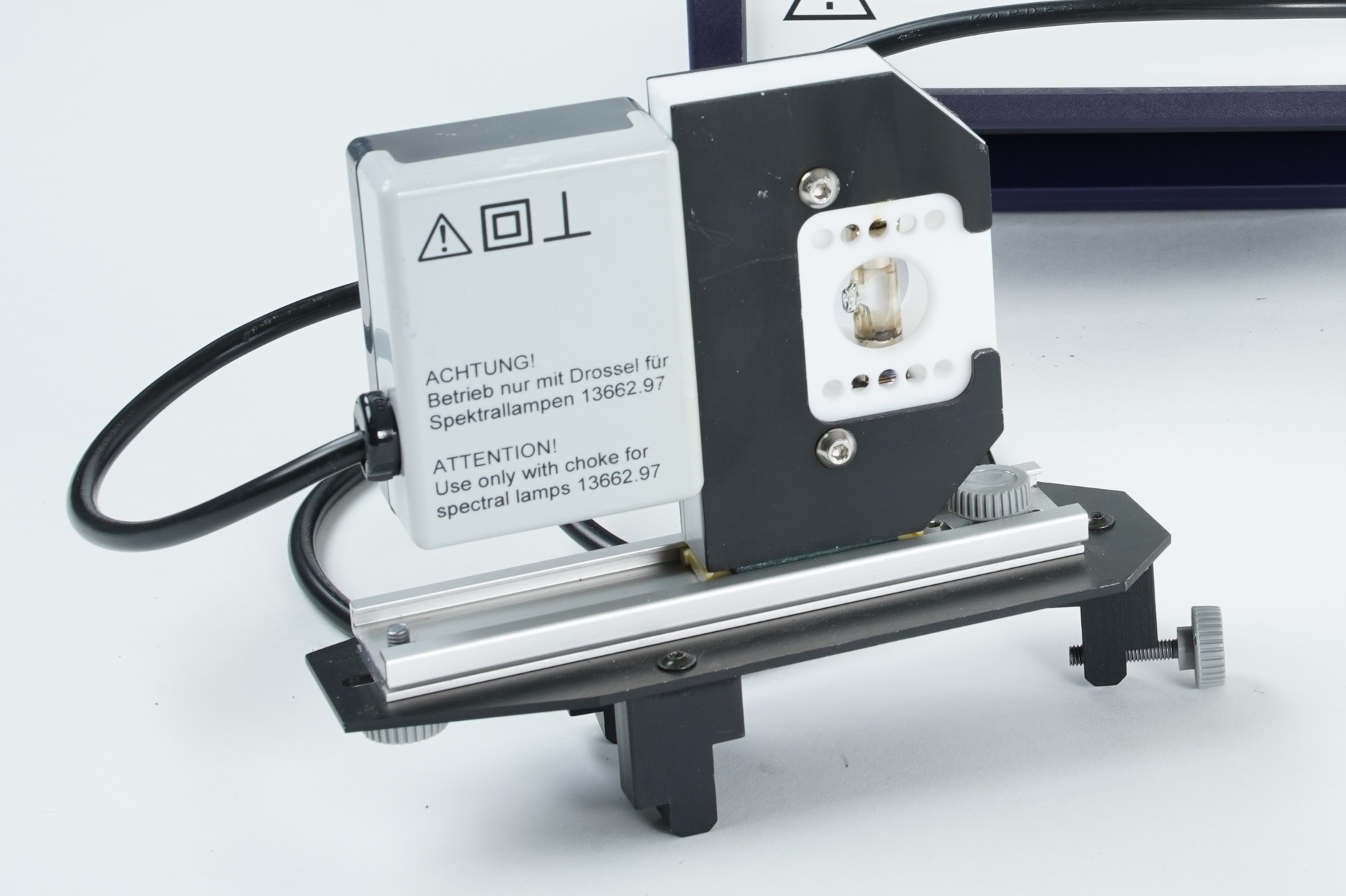 Cadmium lamp for Zeeman effect