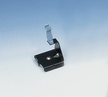 Source holder on fixing magnet