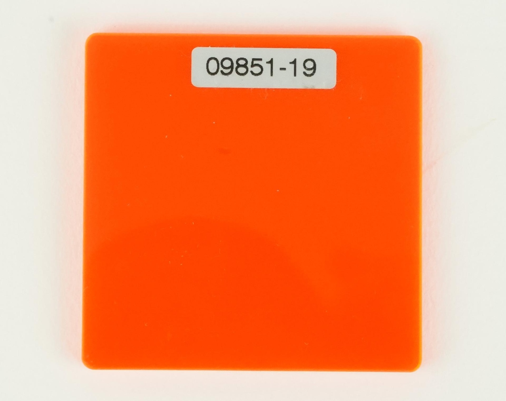 Plate, fluorescent, red