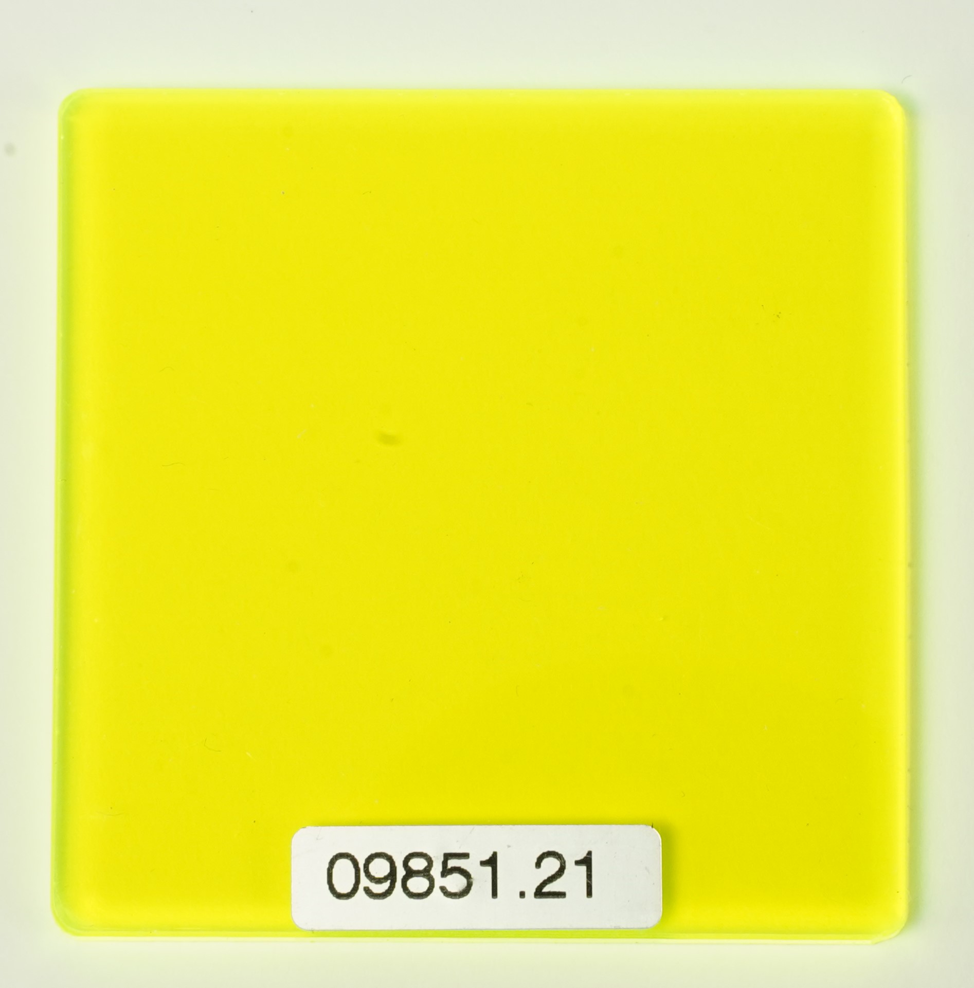 Plate, fluorescent, green
