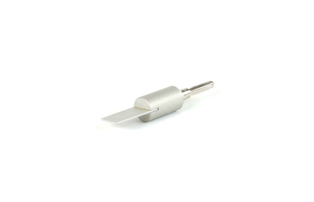 Plate with plug