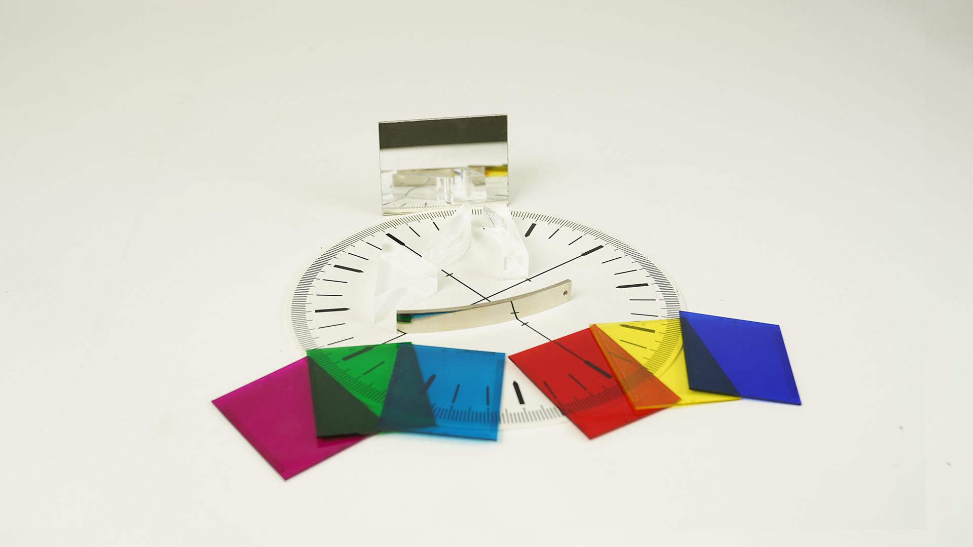 Classroom set students experiments phenomenological optics