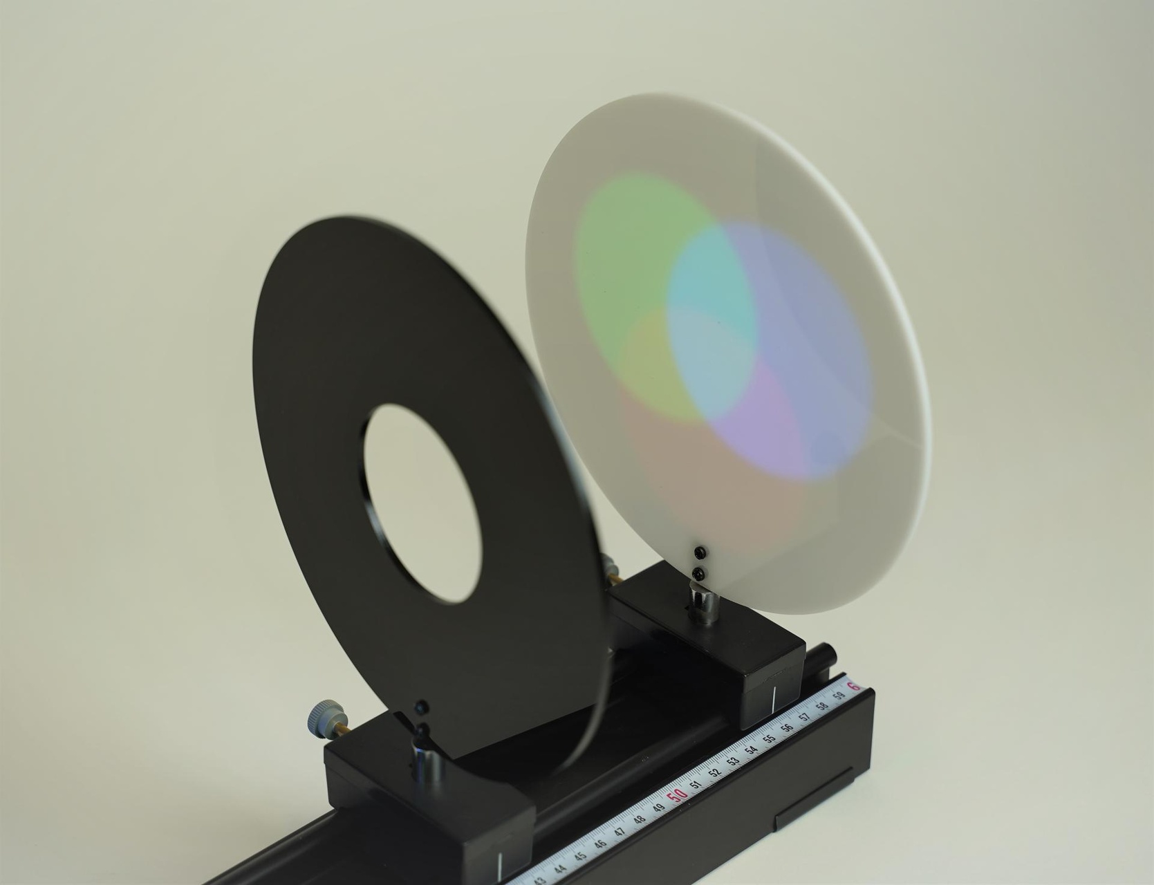 Color mixing in experiments on optical profile bench with LED lamp