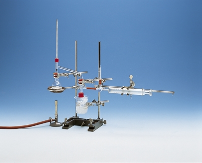 Cracking of hydrocarbons