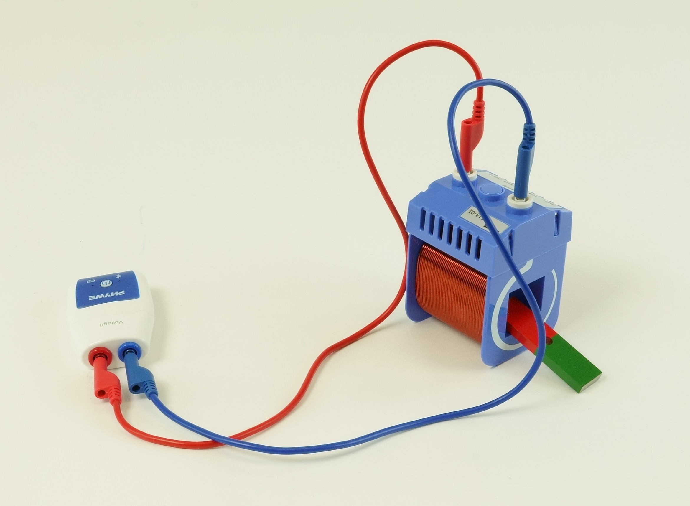 Generation of induced voltage with a permanent magnet (DEMO)