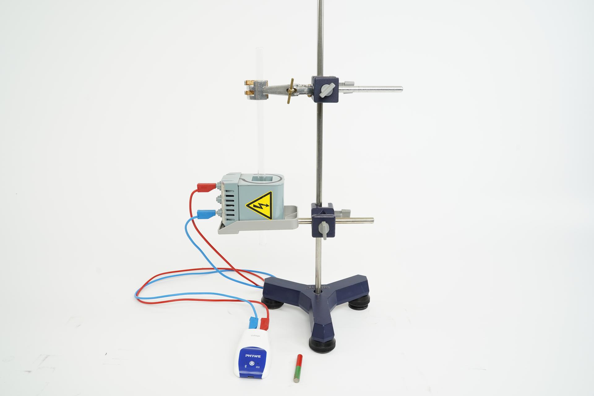 Induced voltage pulse and Faraday’s law of induction with Cobra SMARTsense