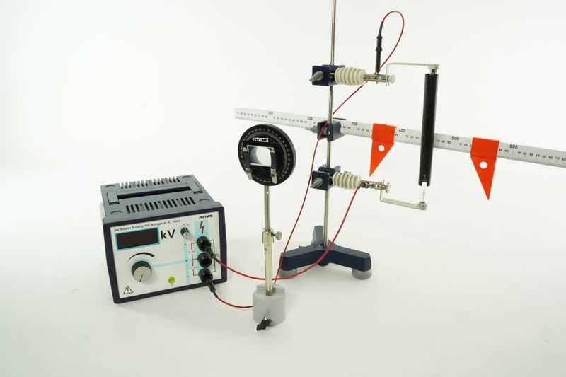 Atomic spectra of two-electron system: He, Hg